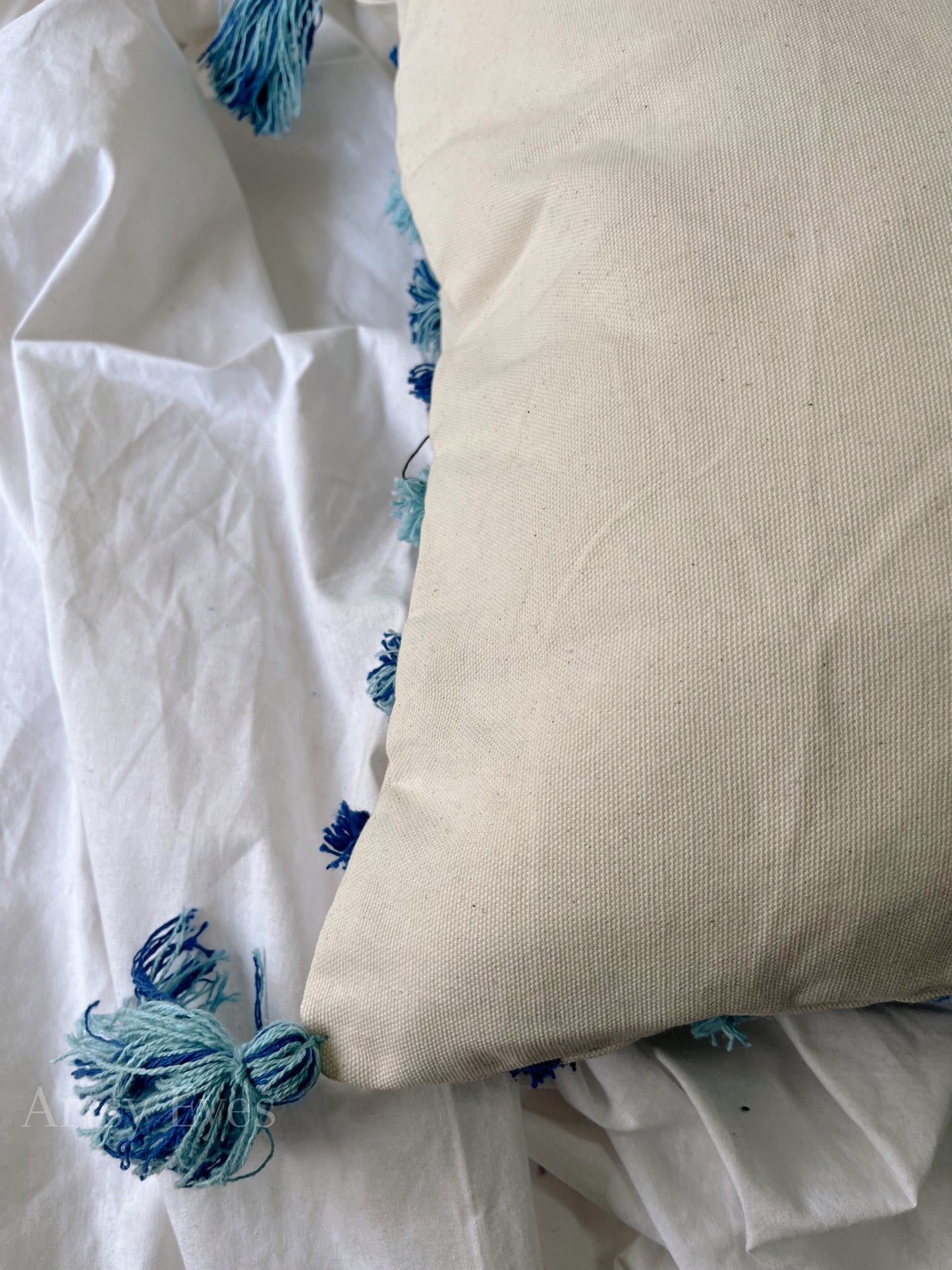 Hues of Sky (Organic cotton: Tufted)